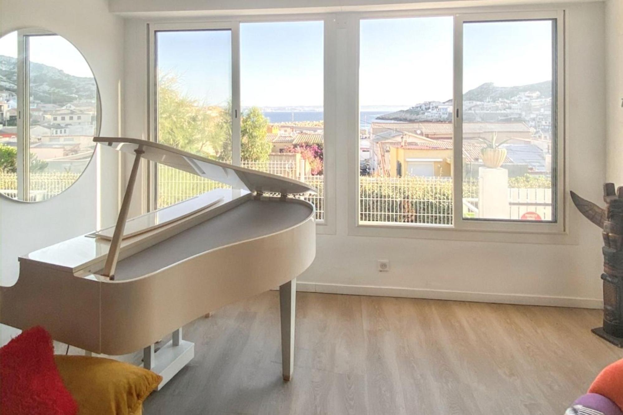 Maison Chaleureuse Au Coeur Des Calanques De + Jardin. * Marseille