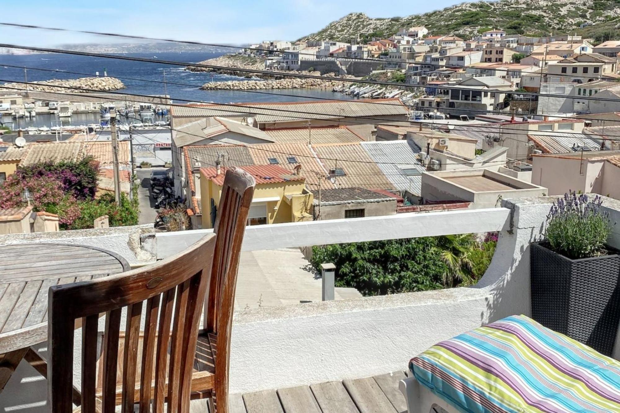 Maison Chaleureuse Au Coeur Des Calanques De + Jardin. Holiday home