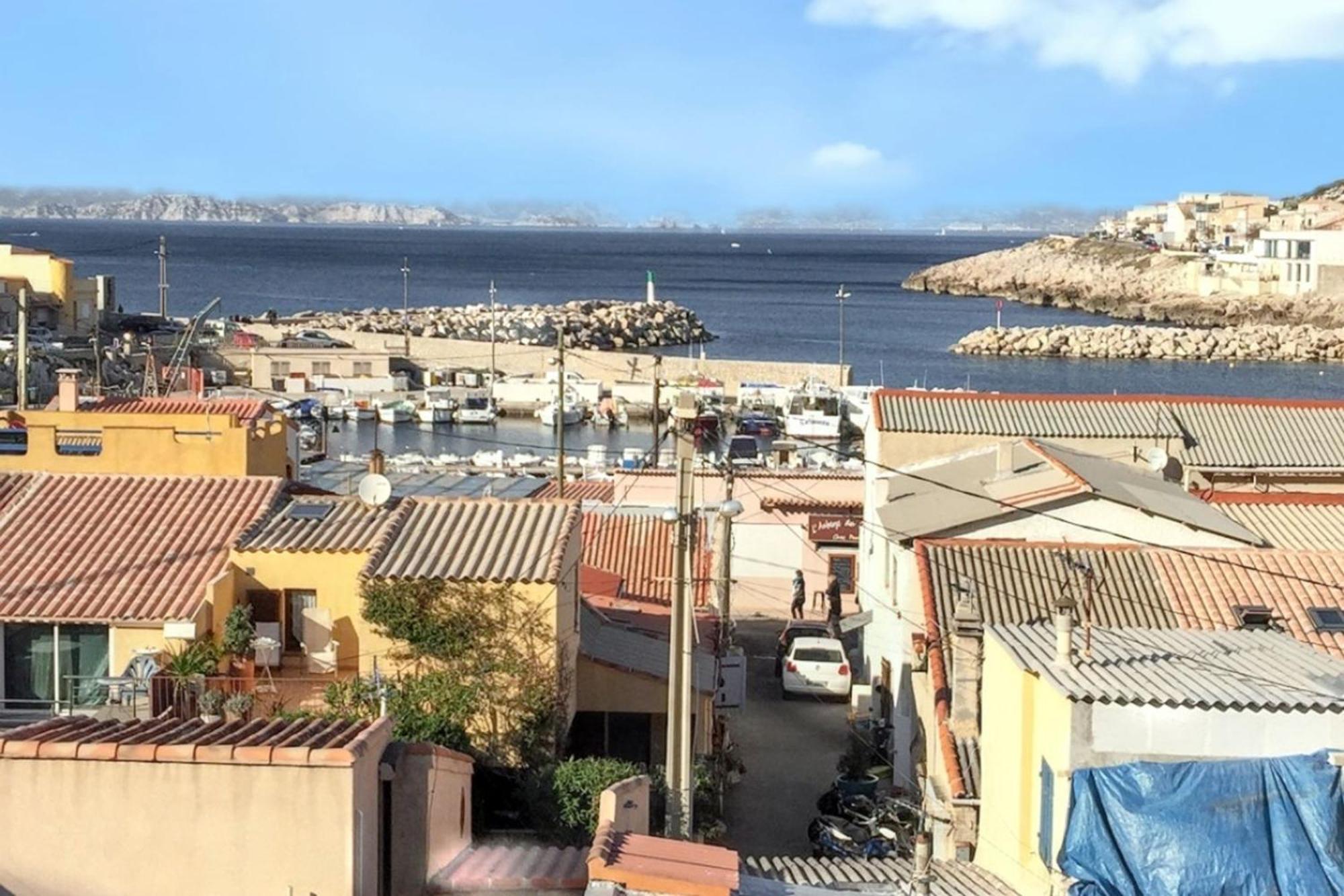 Holiday home Maison Chaleureuse Au Coeur Des Calanques De + Jardin. Marseille