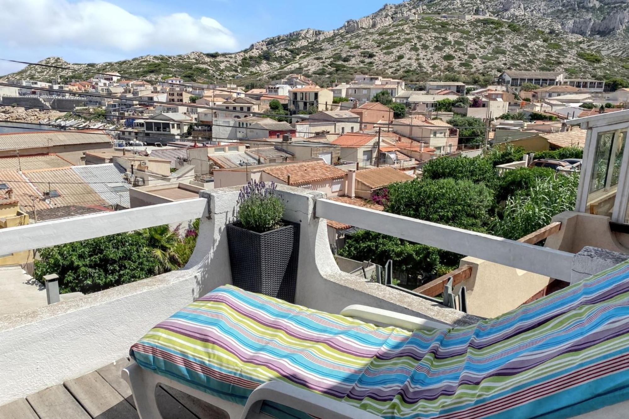Maison Chaleureuse Au Coeur Des Calanques De + Jardin. Holiday home
