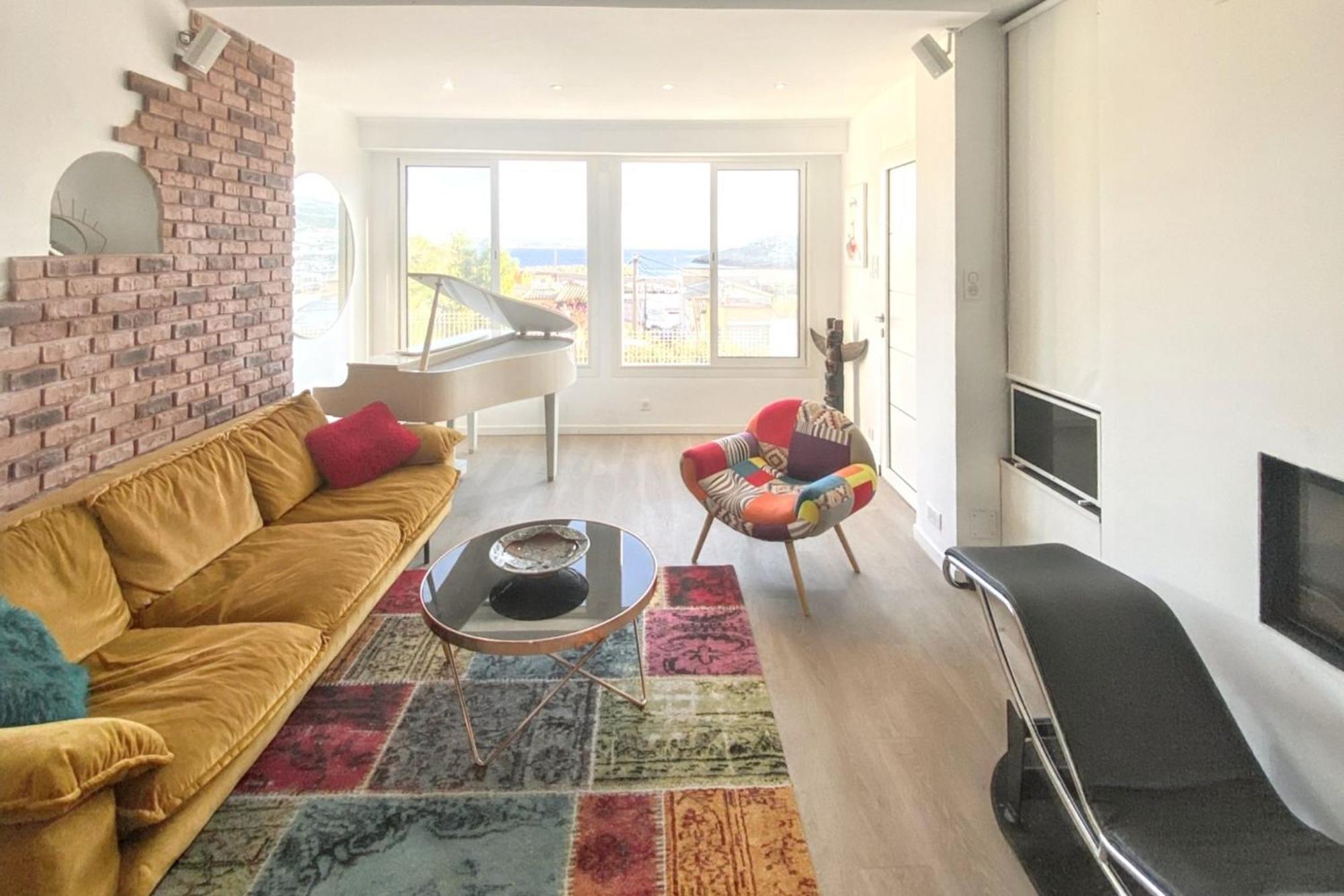 Maison Chaleureuse Au Coeur Des Calanques De + Jardin. *