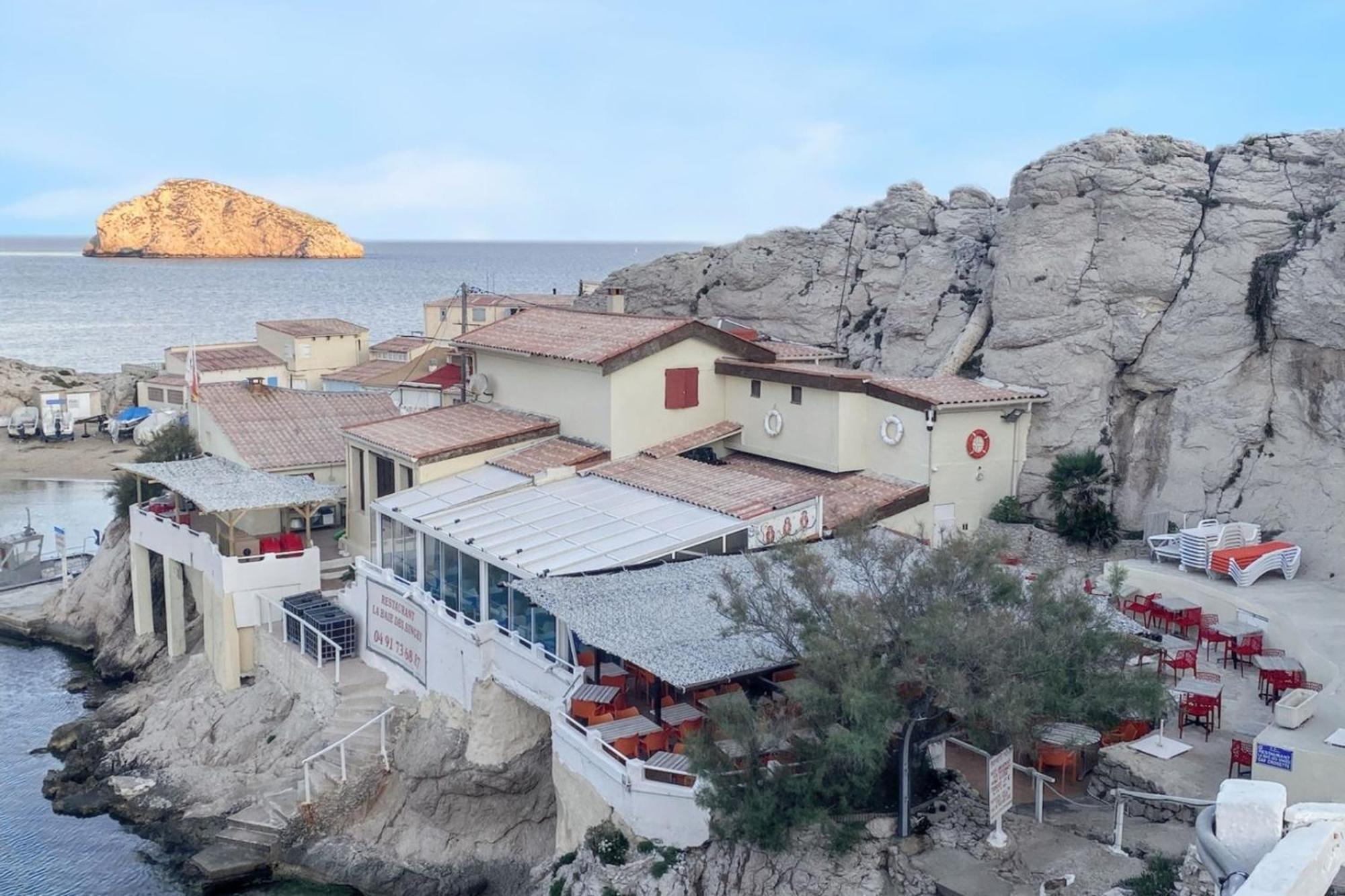 Maison Chaleureuse Au Coeur Des Calanques De + Jardin. *