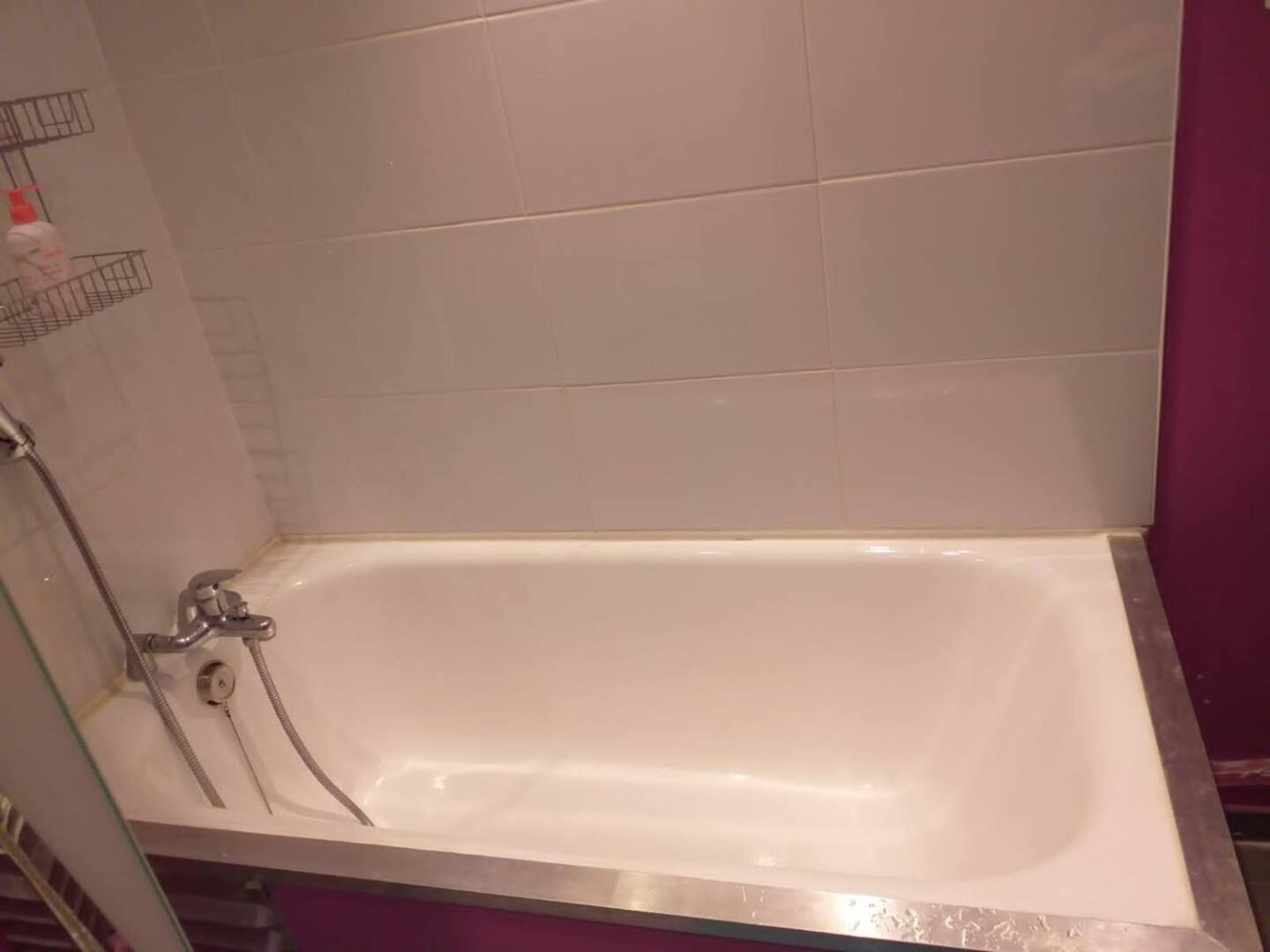 Appartement T2 Calme, Stationnement Gratuit, Autoroute A Proximite, A 10km *