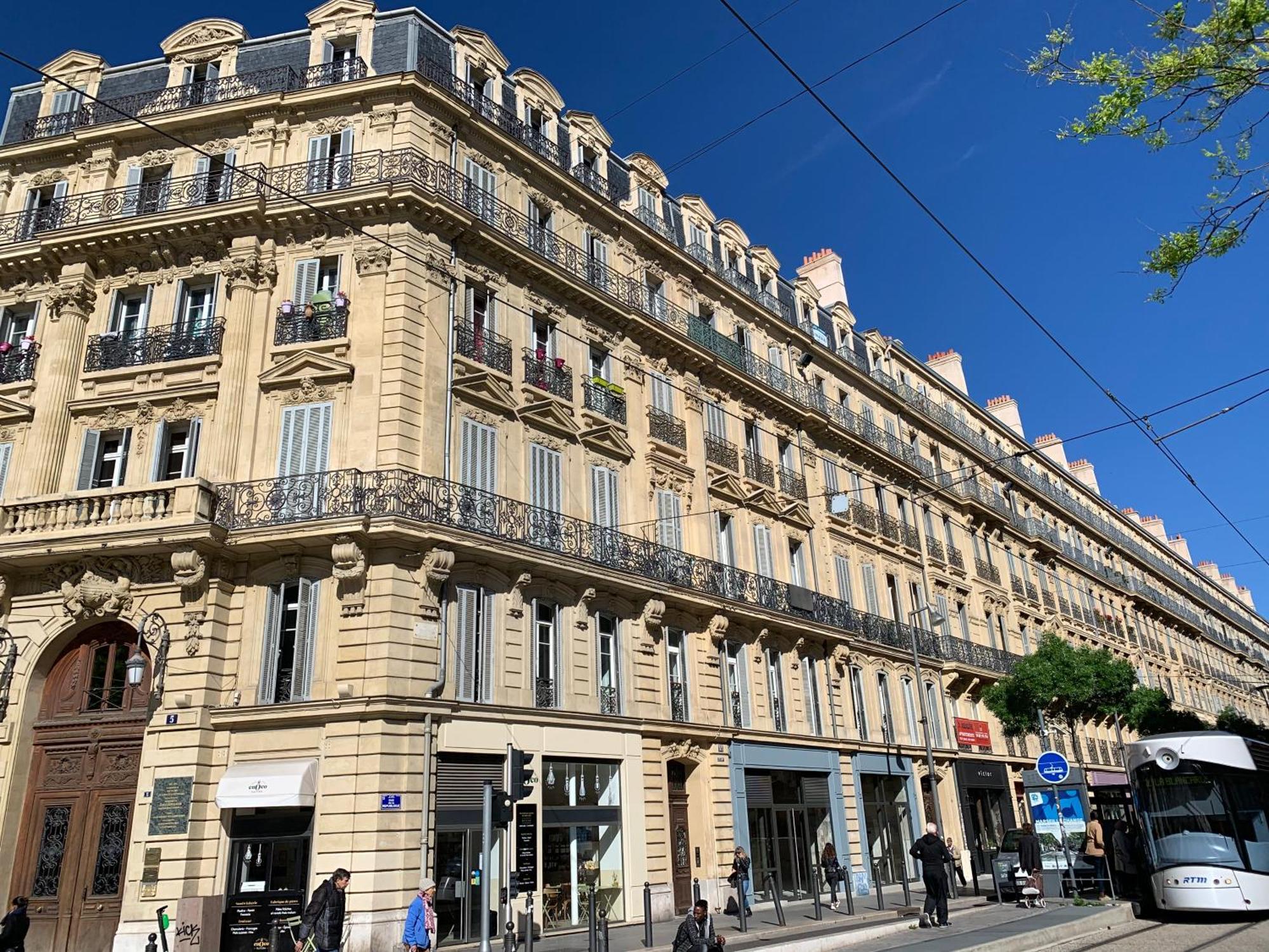 L'escapade Marseillaise T2 Moderne Avec Cuisine Equipee Et A 5 Min Du Vieux-port *