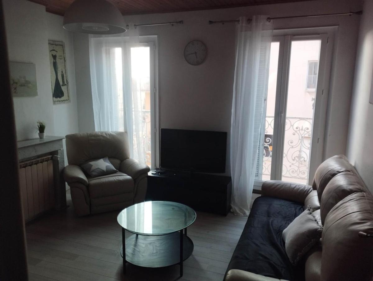 T3 Joliette Apartment