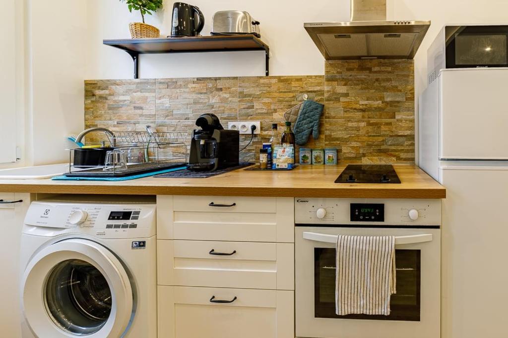 Guestready - Charming Getaway In Old Port Marina Apartment *