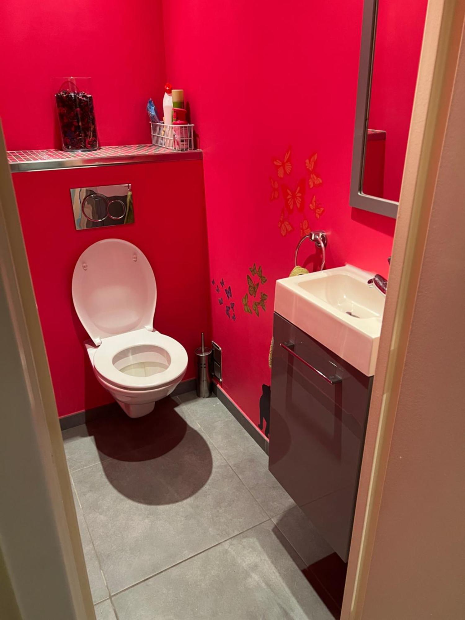 T2 Calme, Stationnement Gratuit, Autoroute A Proximite, A 10km Appartement