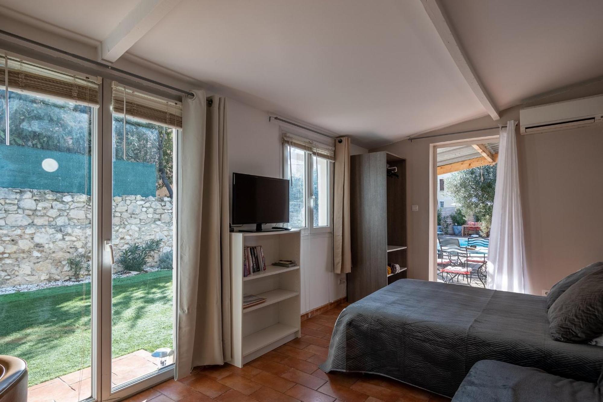 Villa Avec Piscine Et 3 Logements Ideale Groupe *