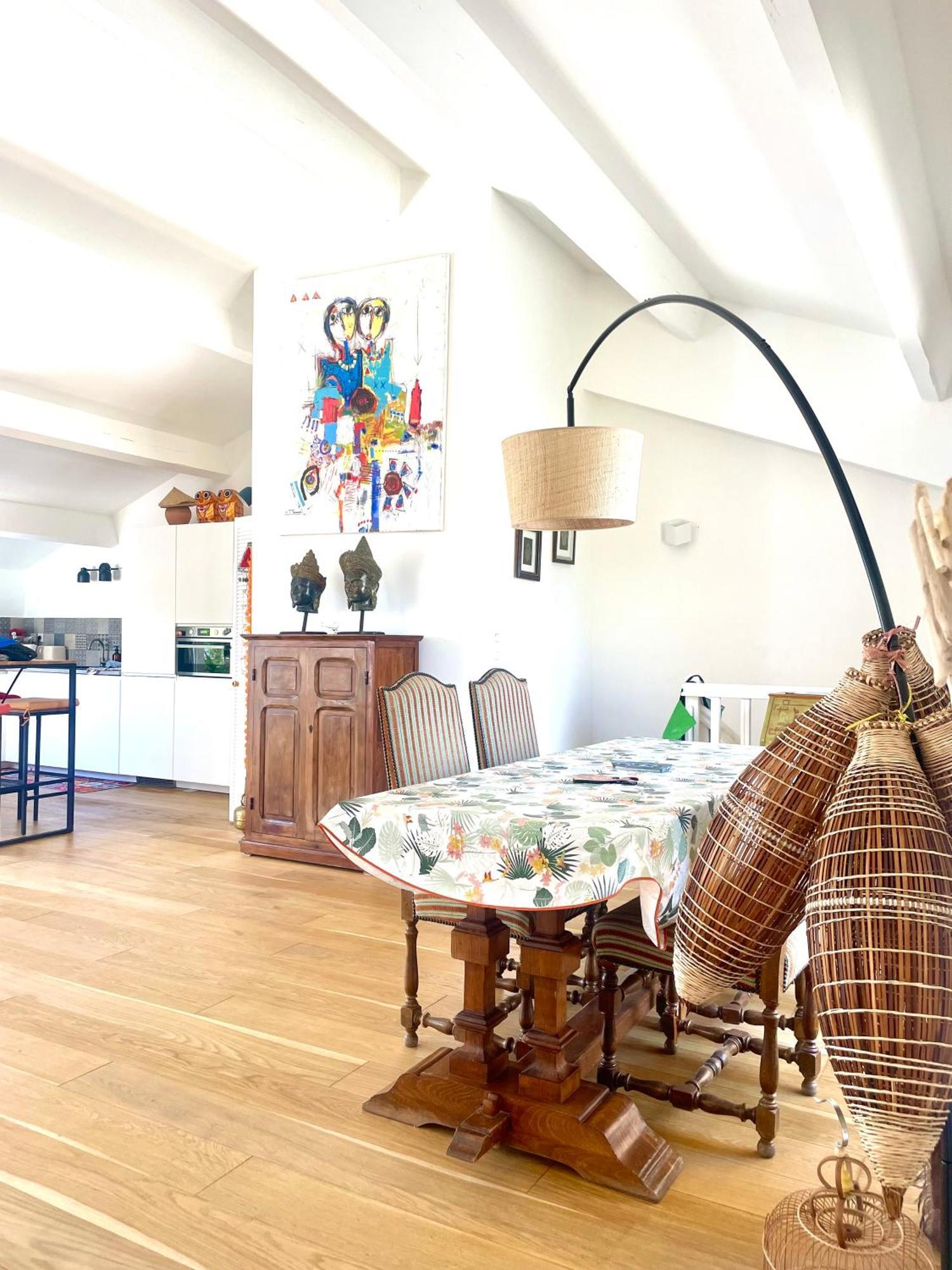 Prado Spacious And Sunny Loft In Marseilles