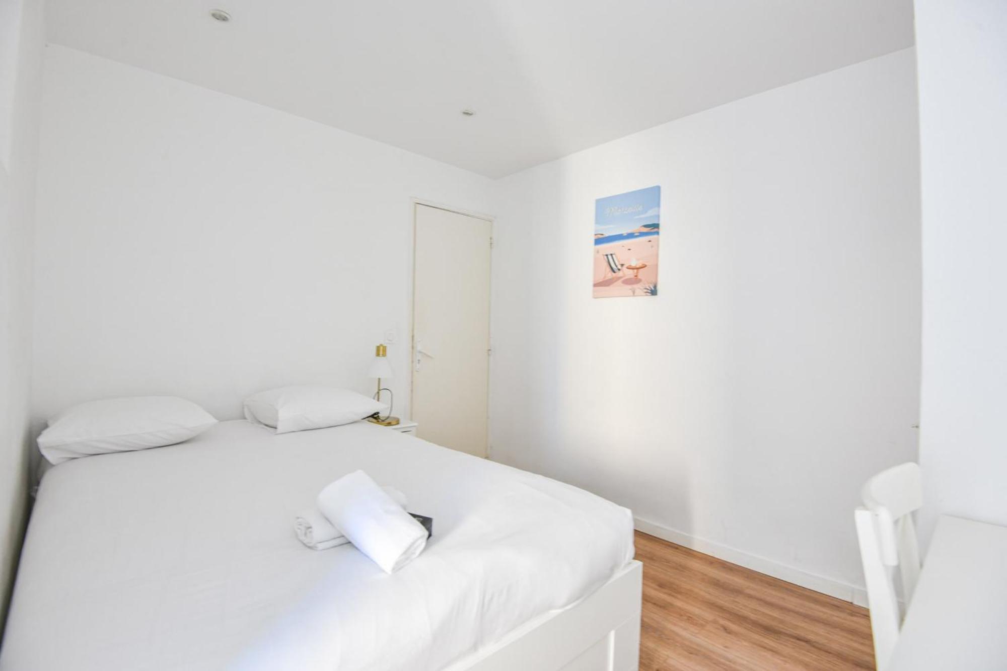 3 Ch Climatise Avec Balcon A La Joliette Marseille