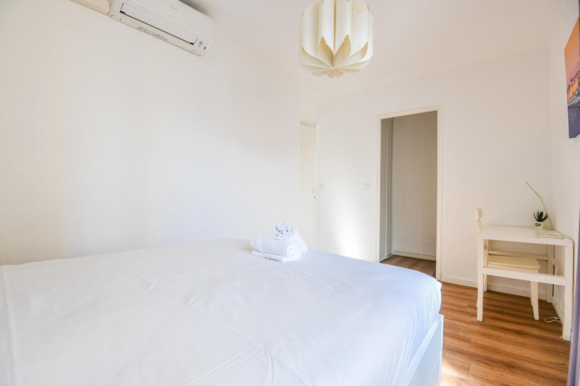 3 Ch Climatise Avec Balcon A La Joliette Apartment *