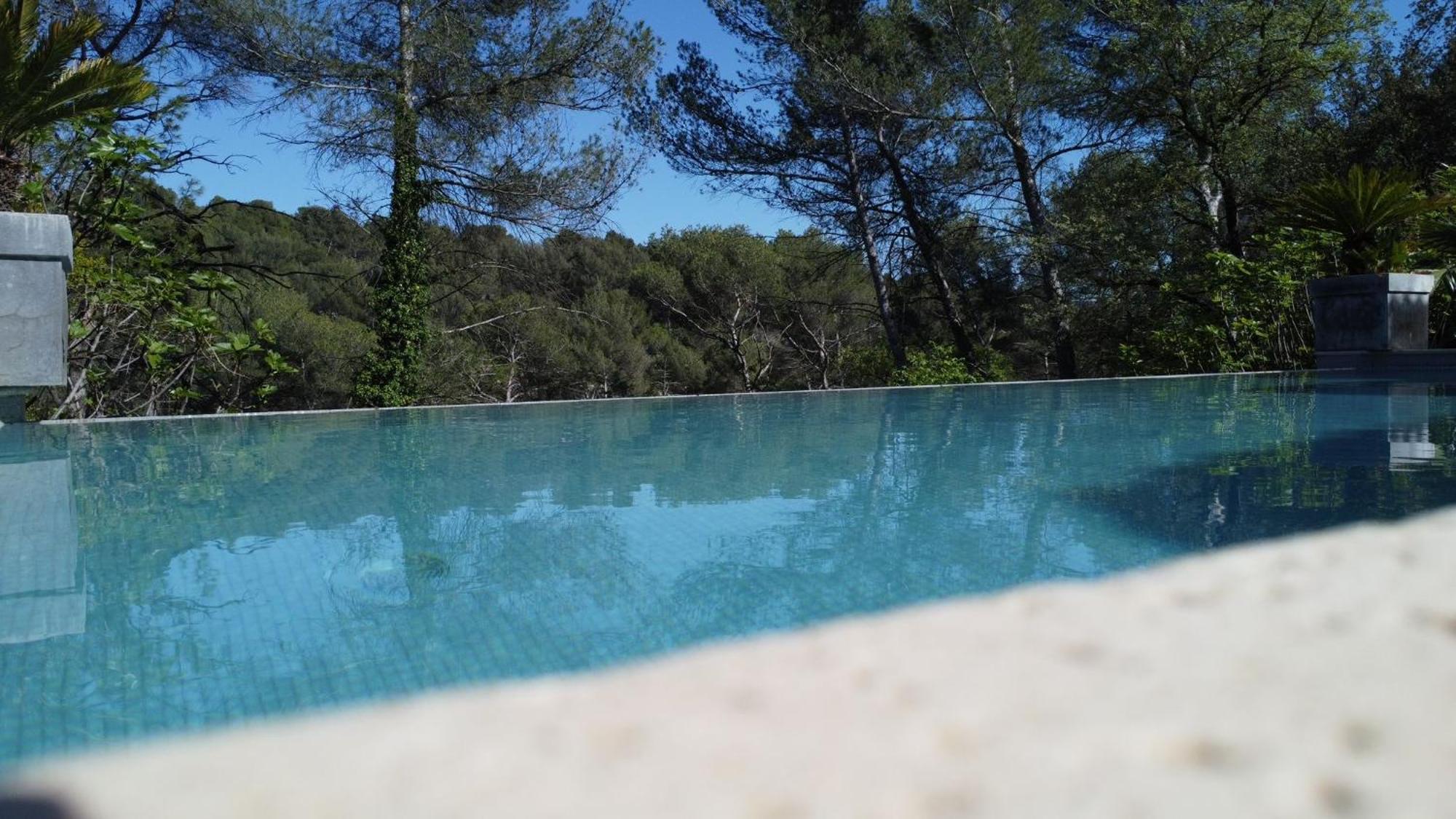 Maison Ensoleillée à 15 Minutes De Cassis *