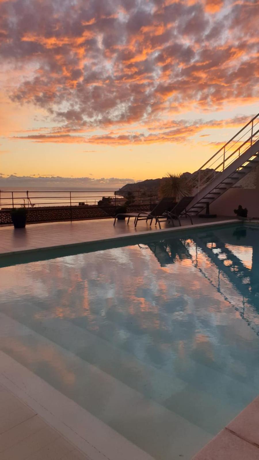 Les 2 Vue Piscine