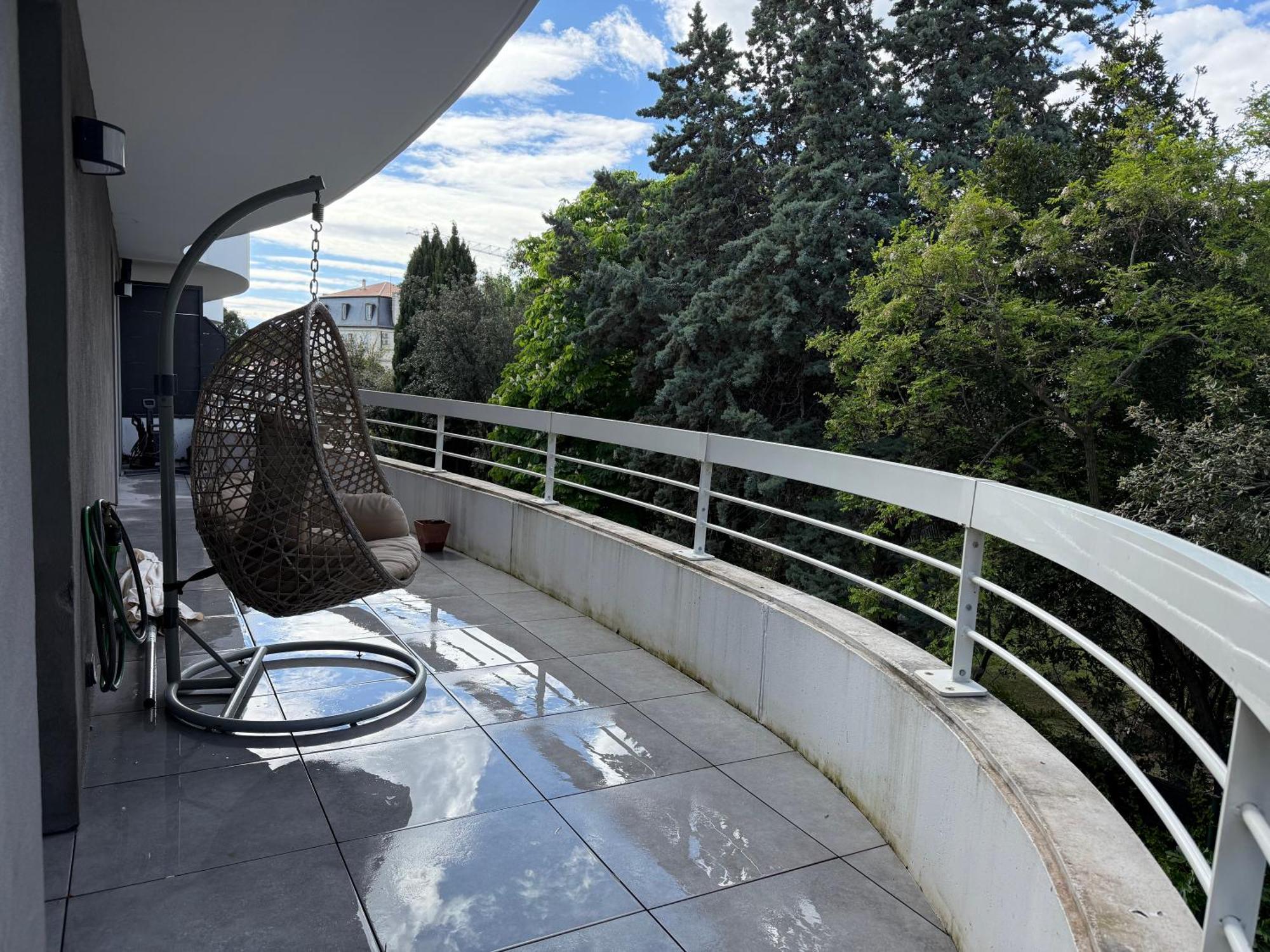 Prado Collection Velodrome Apartment