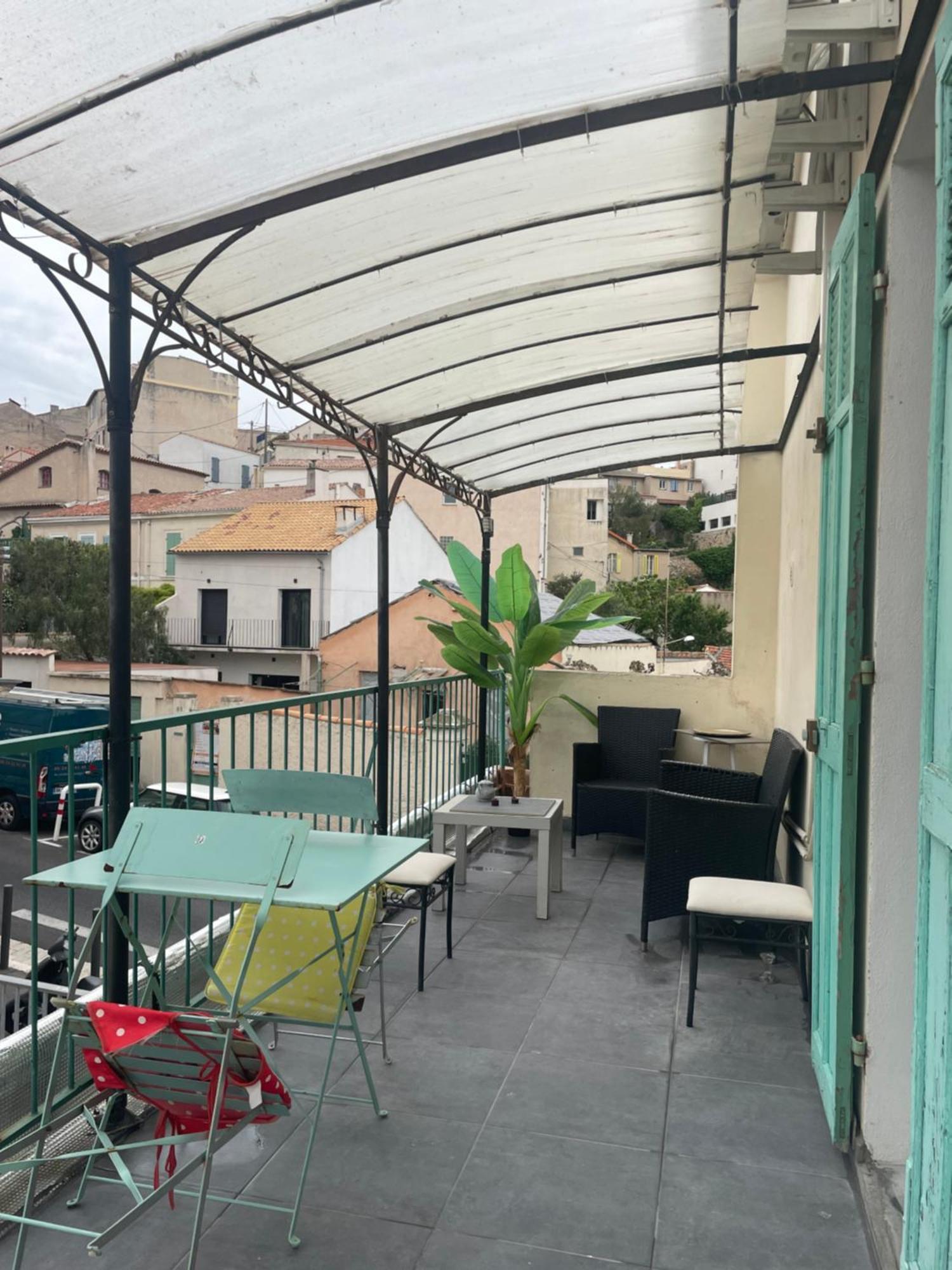 Stud Terras Corniche 2 Pers Stat Gratuit Rue Modif Suivt Possib Et Accord Exclusif Marseille
