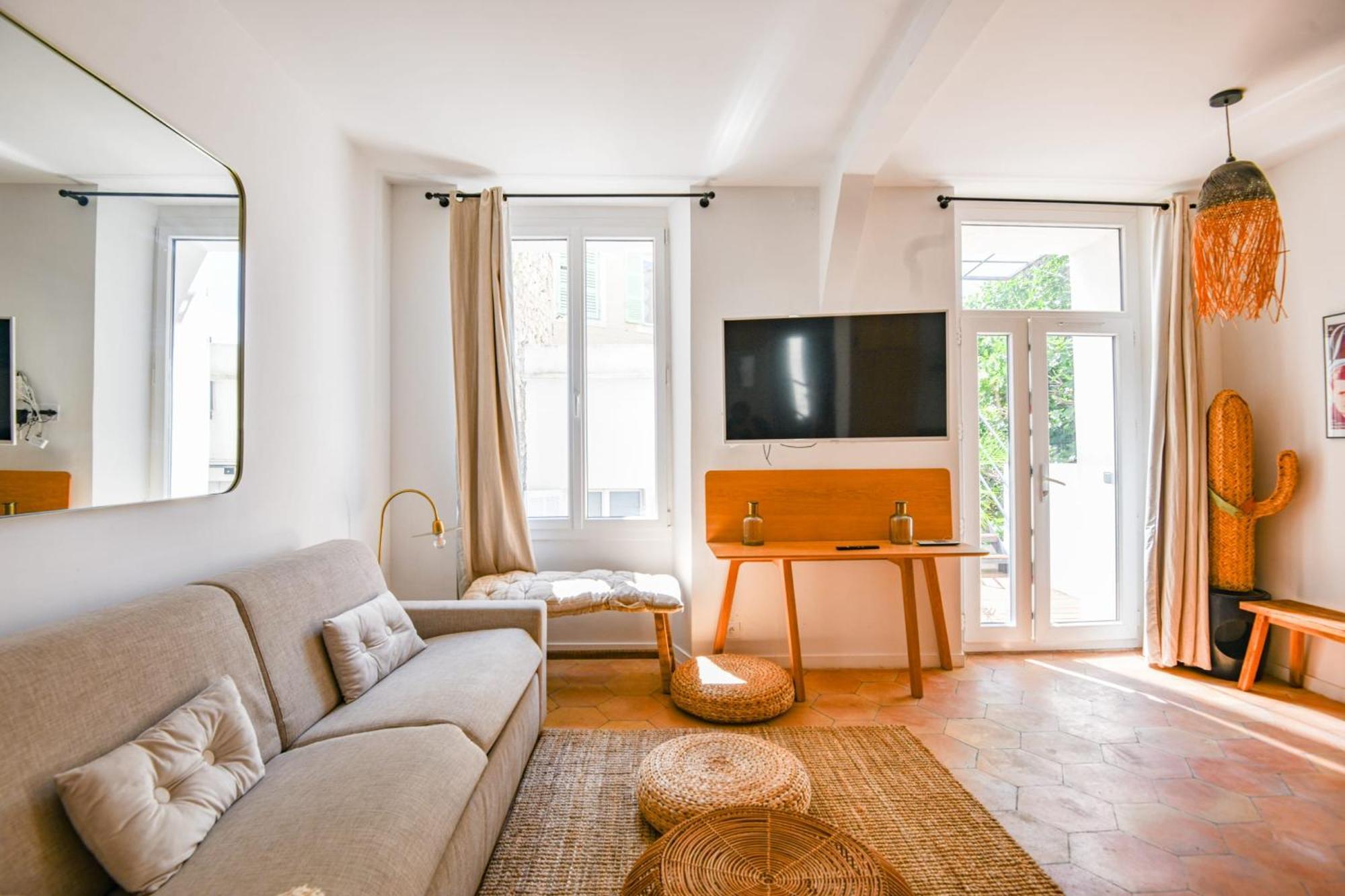 Chez Cesar - 2 Ch Avec Clim - Saint-charles Apartment *