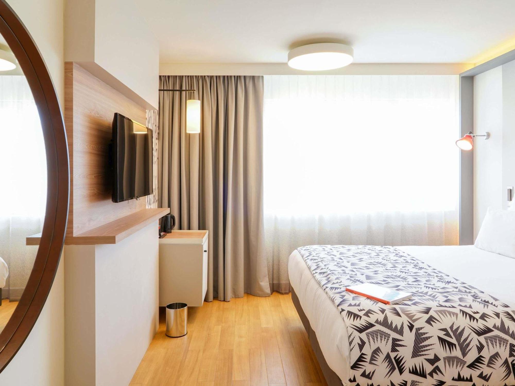 Mercure Centre Prado Velodrome 4*