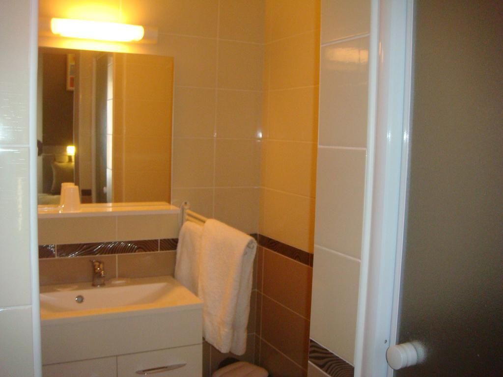 Hotel De L'ariana 3*