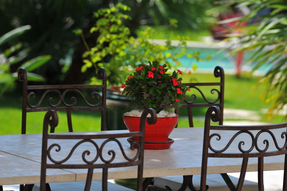 Bed & Breakfast Valflor D'hotes Et Marseille
