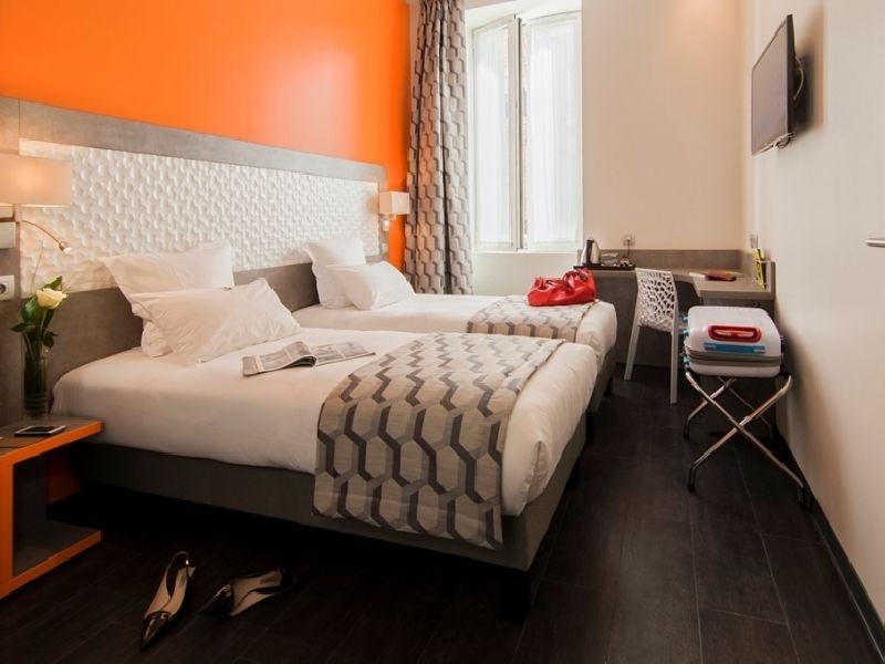 Khách sạn Carre Vieux Port 3*