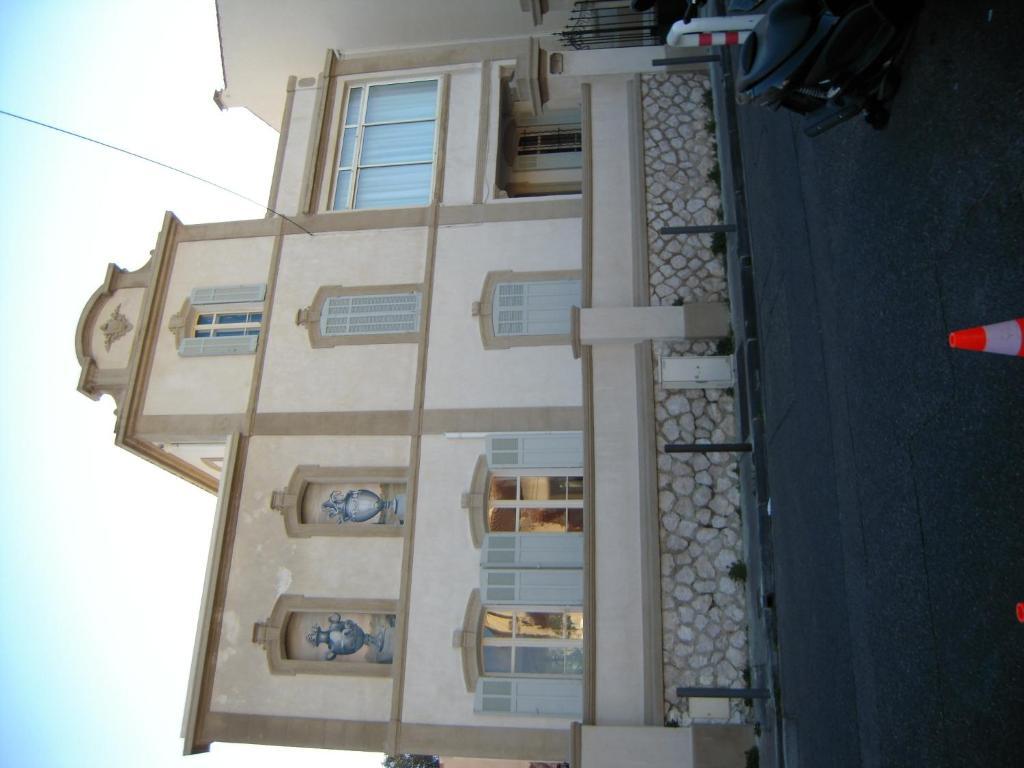 Valflor D'hotes Et Bed & Breakfast 3*