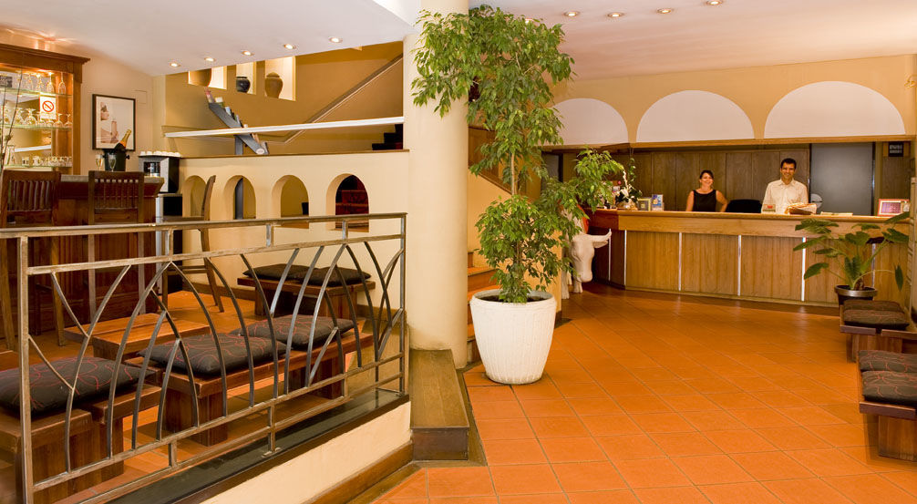 Khách sạn Carre Vieux Port