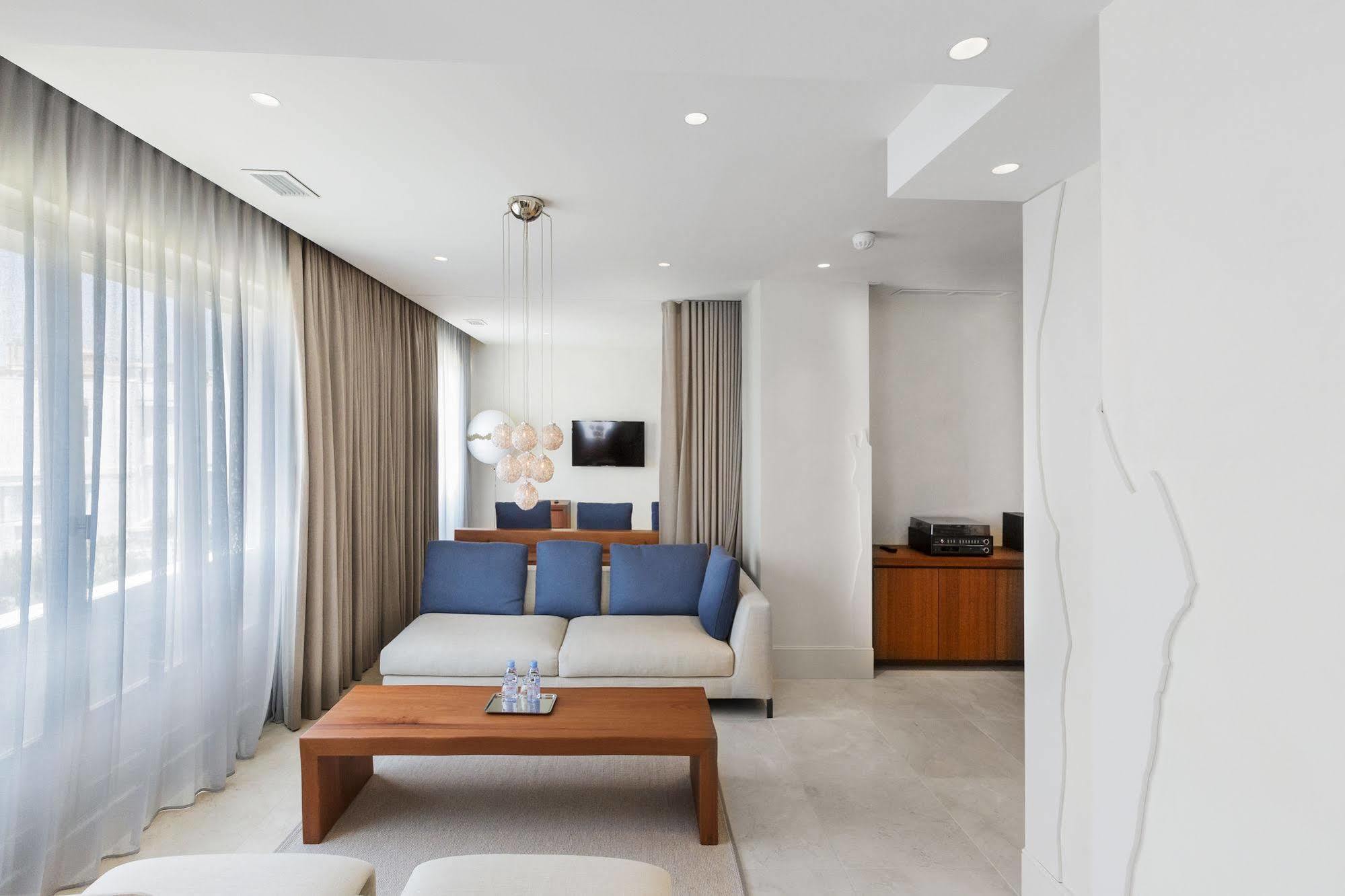 Le Petit - Passedat Khách sạn 5*