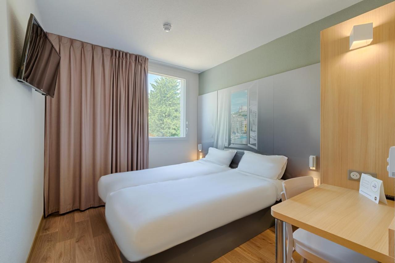 La Valentine St Menet Hotel
