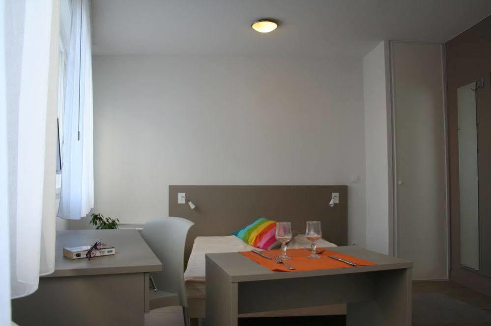 Montempo Centre Euromed Apartahotel Marsella