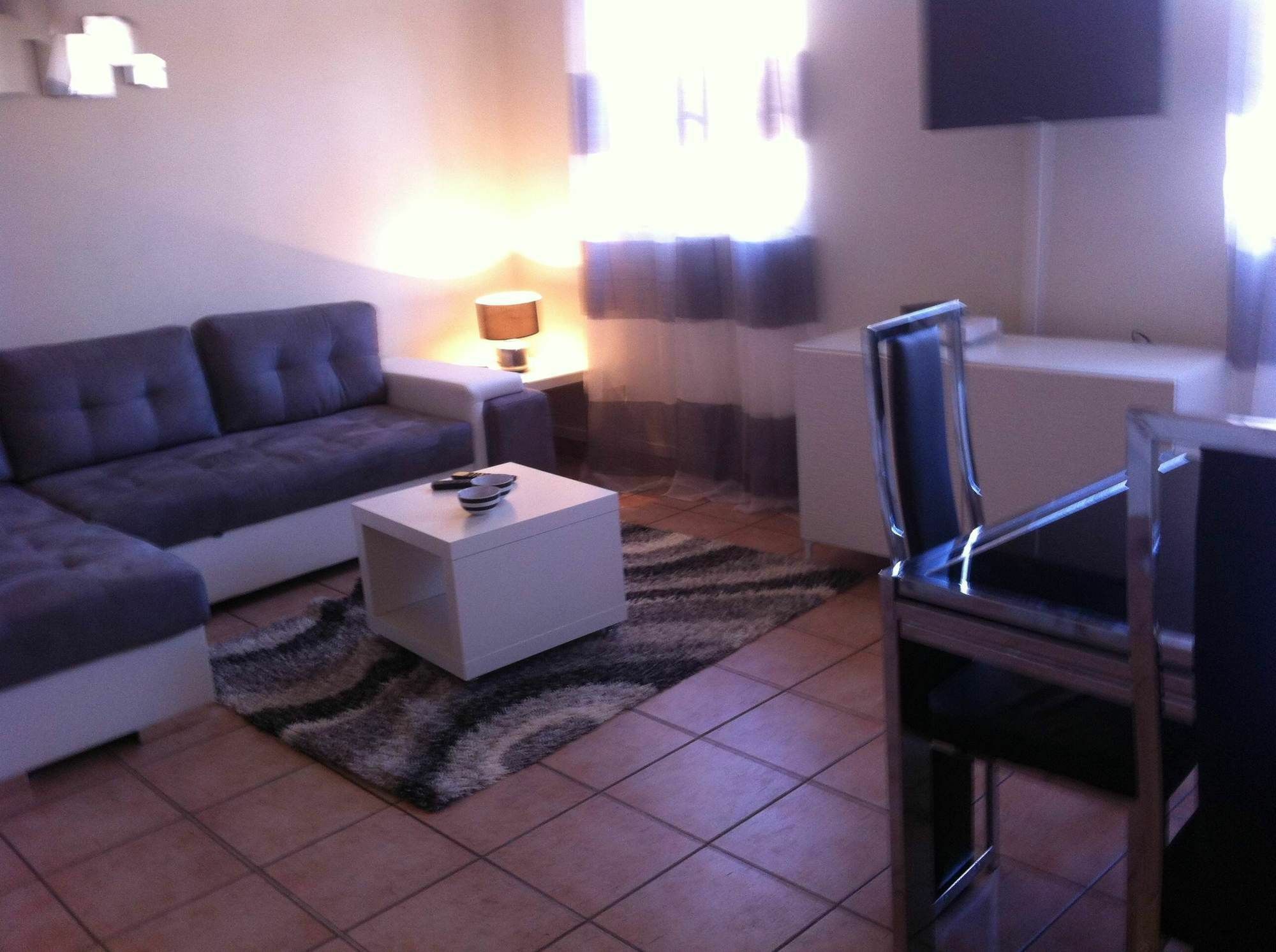 Joli Meuble Dans Le Panier Apartment *
