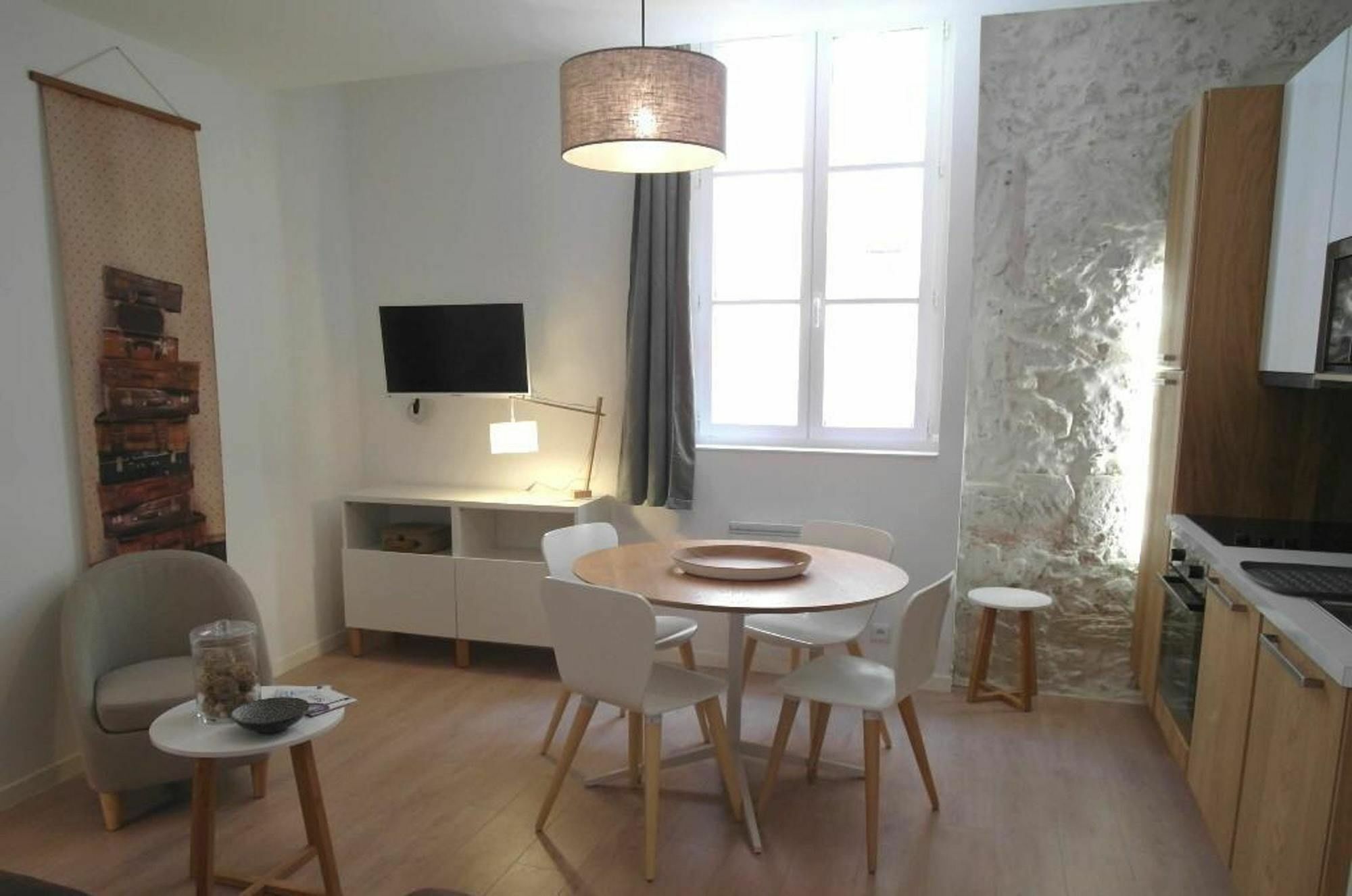 With 2 Bedrooms In Marseille, With Wonderful View And W Appartement *