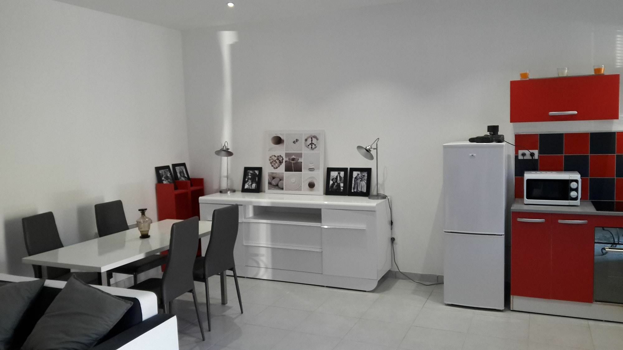 With 2 Bedrooms In Marseille, With Terrace And Wifi - 5 Km F