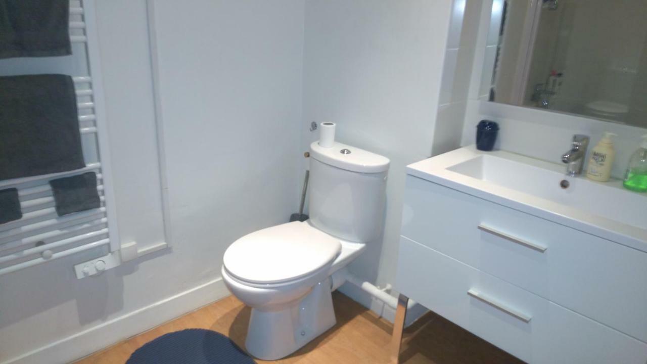 Studio Apartment *