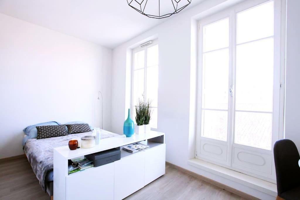 Grand Studio Au Pied Du Panier Apartment Marseille