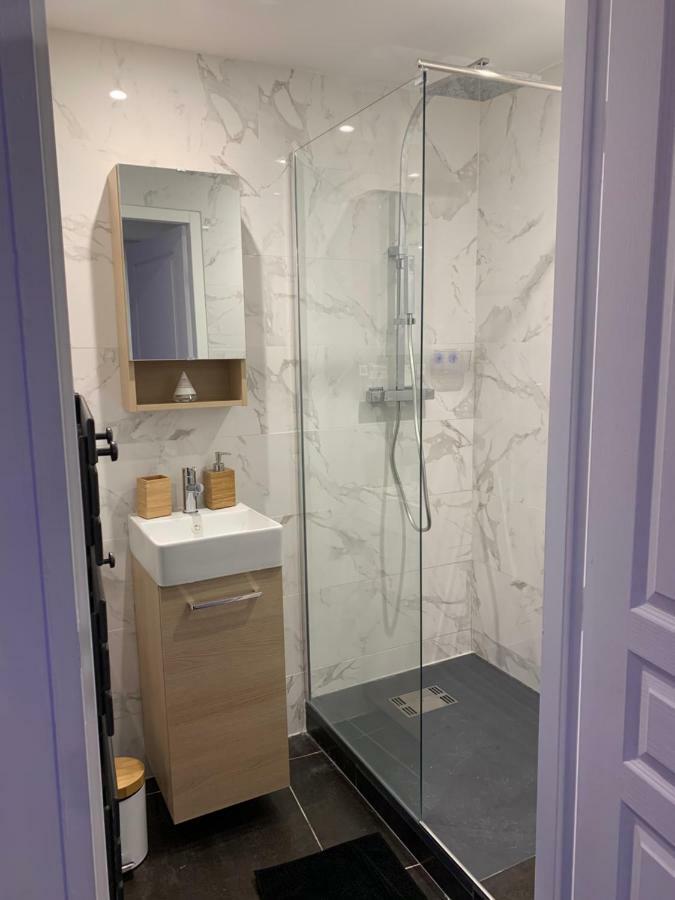 Pointe Rouge Jacuzzi Apartment