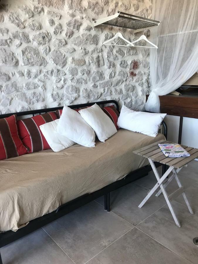 Le Cabanon Bleu Sur La * Marseille