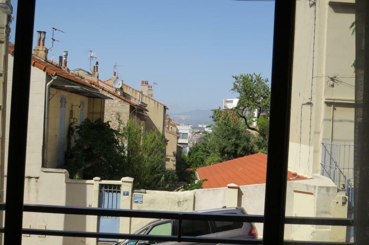 Calme Et Tres Lumineux, Au Pied De Notre Dame De La Garde Marseilles