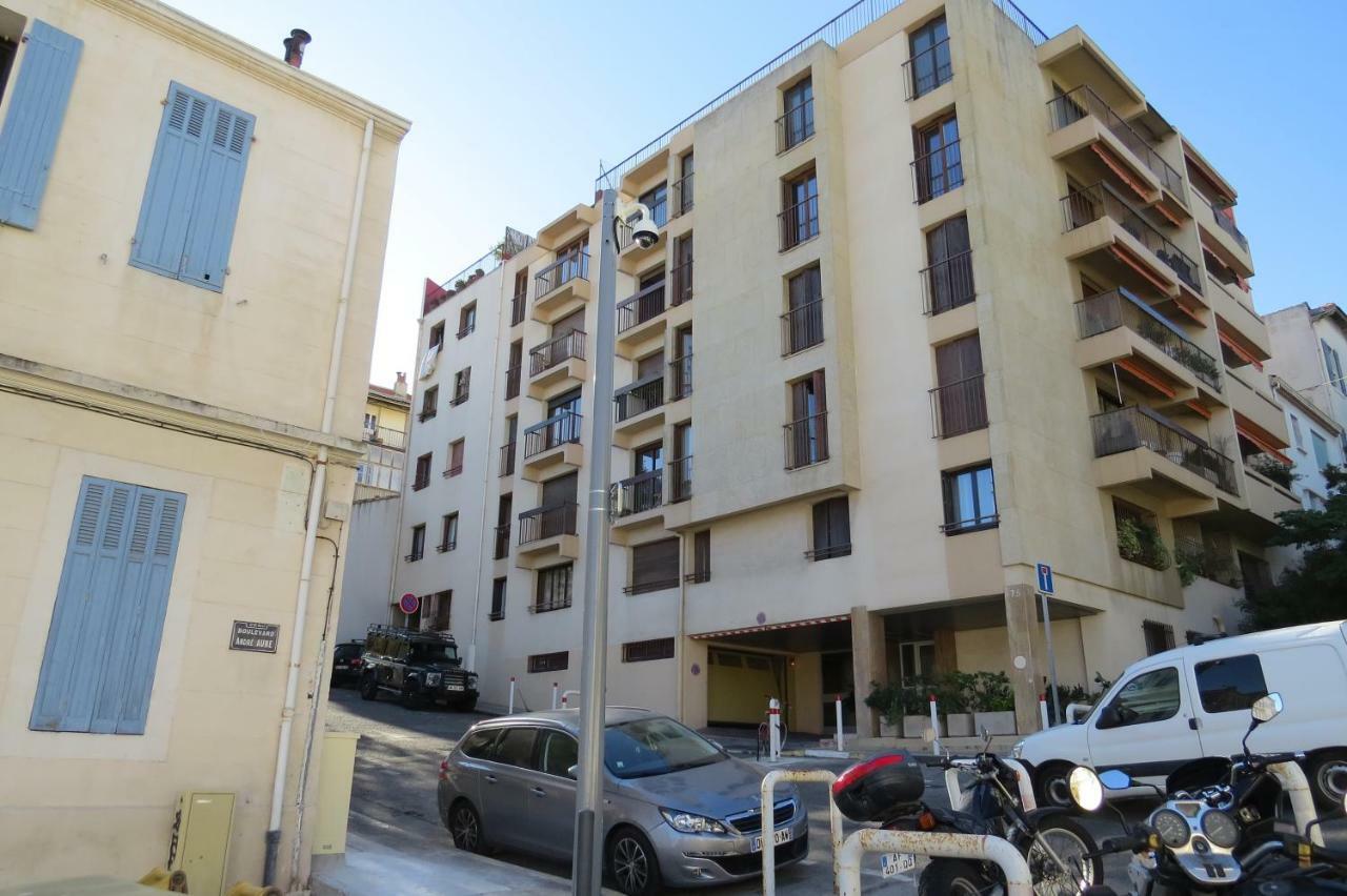 Calme Et Tres Lumineux, Au Pied De Notre Dame De La Garde Appartement Marseilles