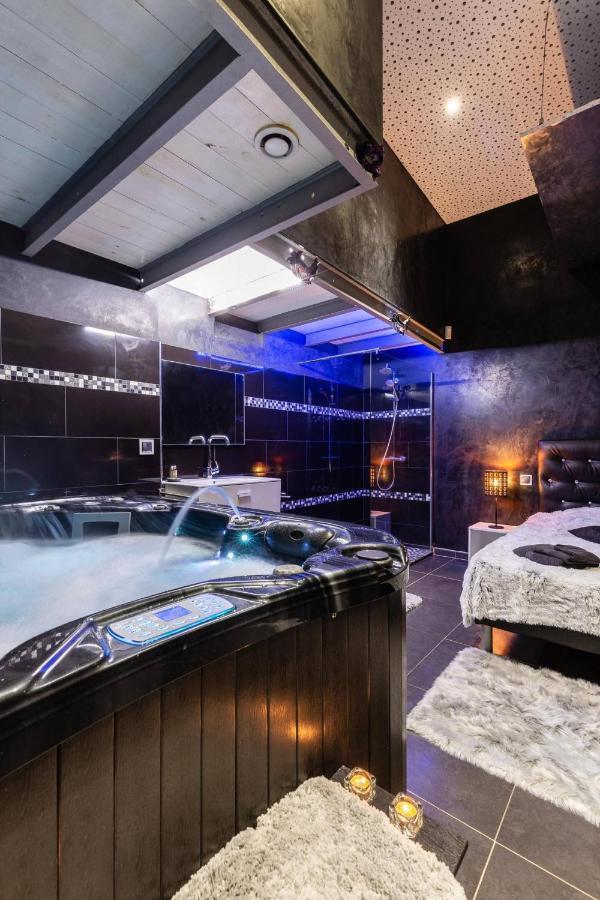 Les Suites Du Vieux-port Liefdeshotel