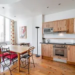 Appartement De Grand Standing, Joliment Decore