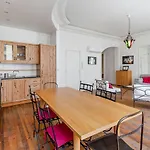 Appartement De Grand Standing, Joliment Decore