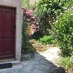 Chambre Climatisee Avec Sdb Privee Dans Une Villa Avec Piscine Ouverte D\'Avril A Mi Octobre