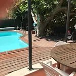 Chambre Climatisee Avec Sdb Privee Dans Une Villa Avec Piscine Ouverte D\'Avril A Mi Octobre