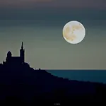 Vue Vieux-Port Et Notre Dame, Suite De Charme