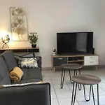 Spacieux Et Bel Appartement Avec Grande Terrasse