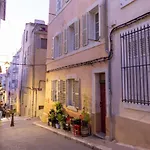T2 Panier Vieux-Port Vue Notre Dame De La Garde