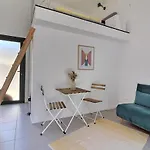 Studio Avec Terrasse Et Mezzanine