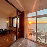 Splendid Sea Front Villa Apartment Top Location