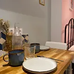 Lovely Studio Under The Roof -Le Panier