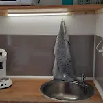 Petit Studio Independant Dans Jardin Avec Parking Et Portail Electrique